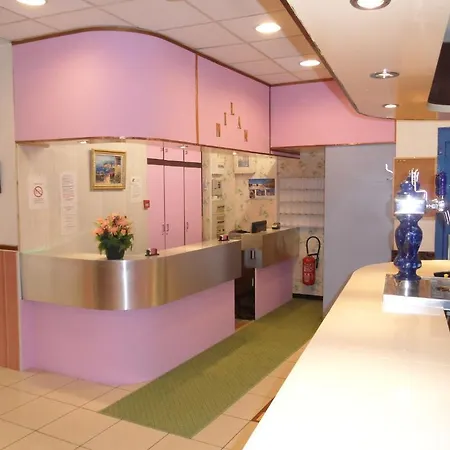 Le Milan Hotell Lourdes